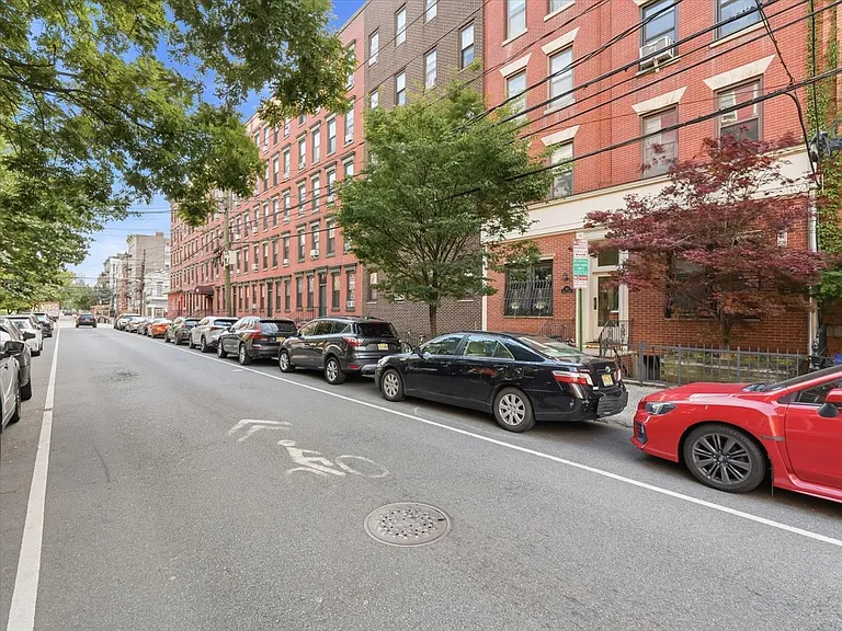 814 Willow Ave #5LF — Photo 32