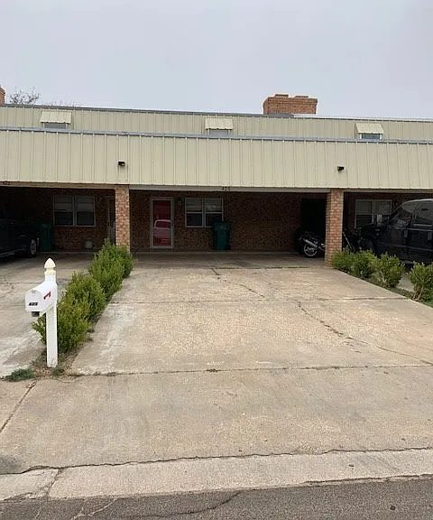 425 W Kiowa Ave — Photo 1
