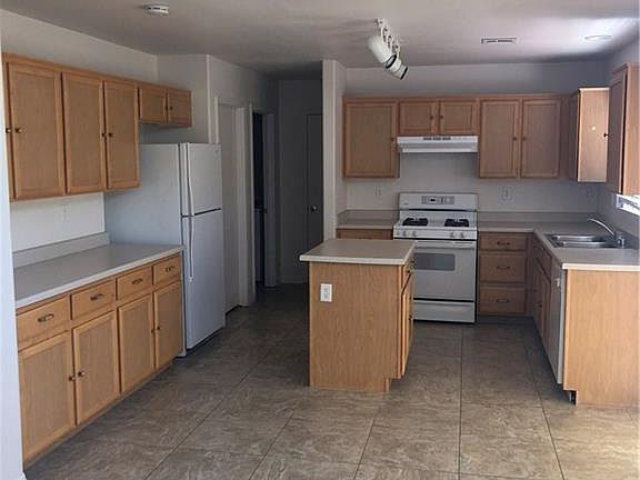 3rd image of 6284 Highland Gardens Dr