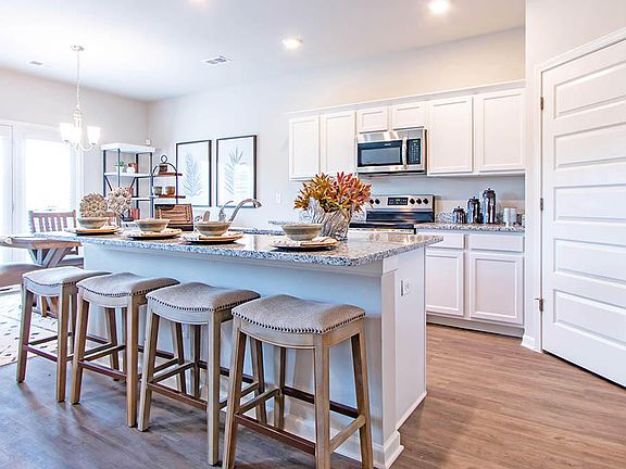 3rd image of 2208 Montalvan Drive