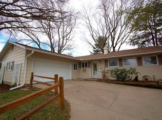 2811 E Hayes St, Davenport, IA 52803