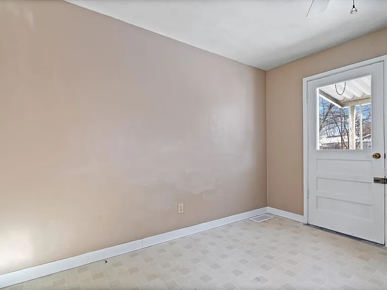 3241 S Harvey St — Photo 10