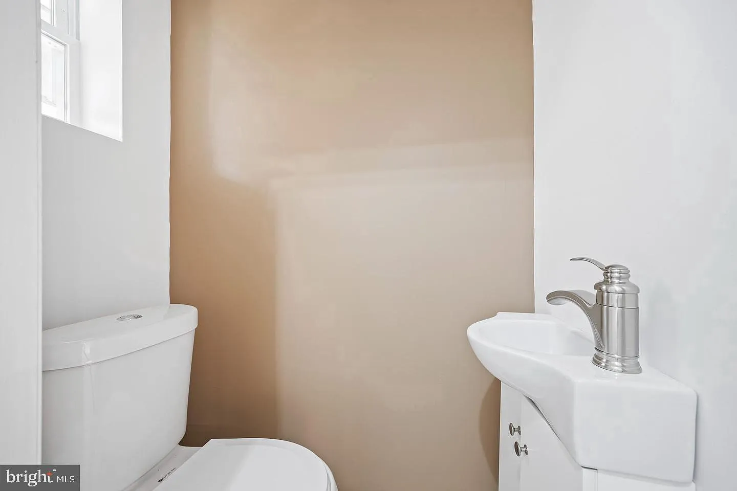 5 bed, 6.0 bath, 2691 sqft, $4,200 — Photo 3
