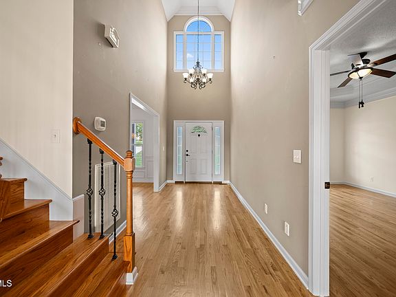 4th image of 295 Southridge Dr