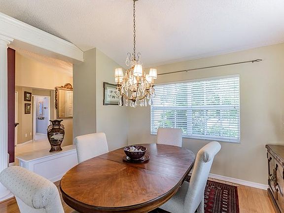 5th image of 934 Kings Blvd