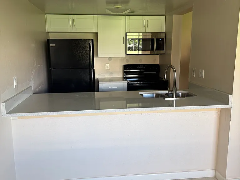 2525 W Bay Dr #C10 — Photo 9