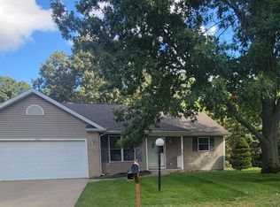 1465 Palmetto Dr, Portage, MI 49002