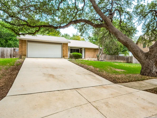 8402 PERICLES DR, Universal City, TX 78148