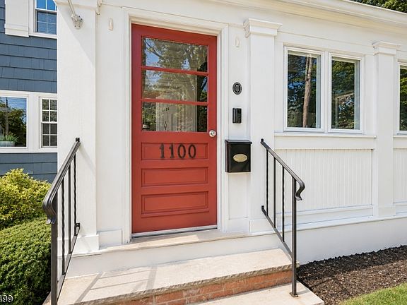 3rd image of 1100 Edgewood Road