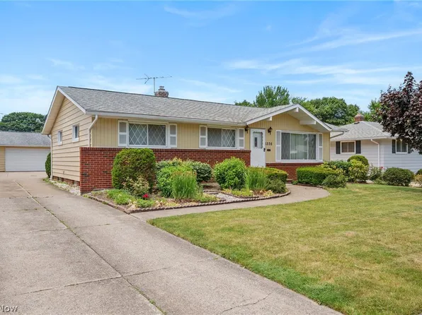 1226 Golden Gate Blvd, Mayfield Heights, OH 44124