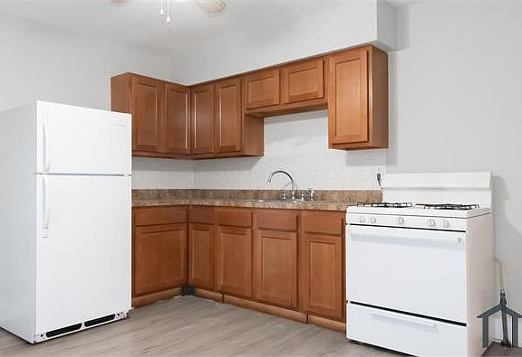 5th image of 451 N 43rd St
