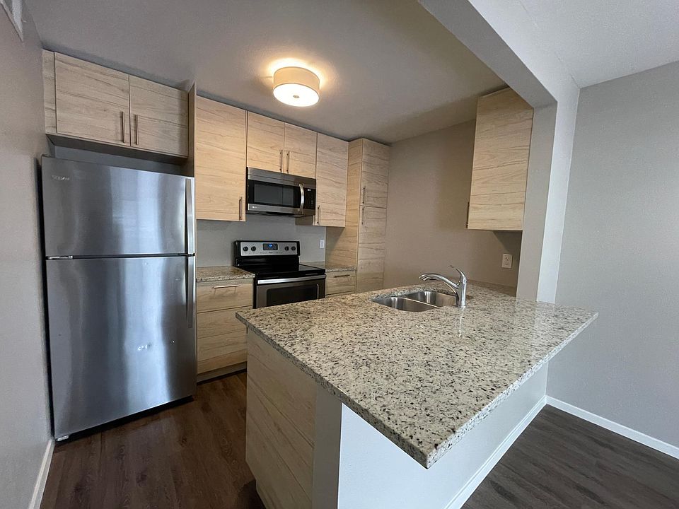 1st image of 4533 Avenue 107