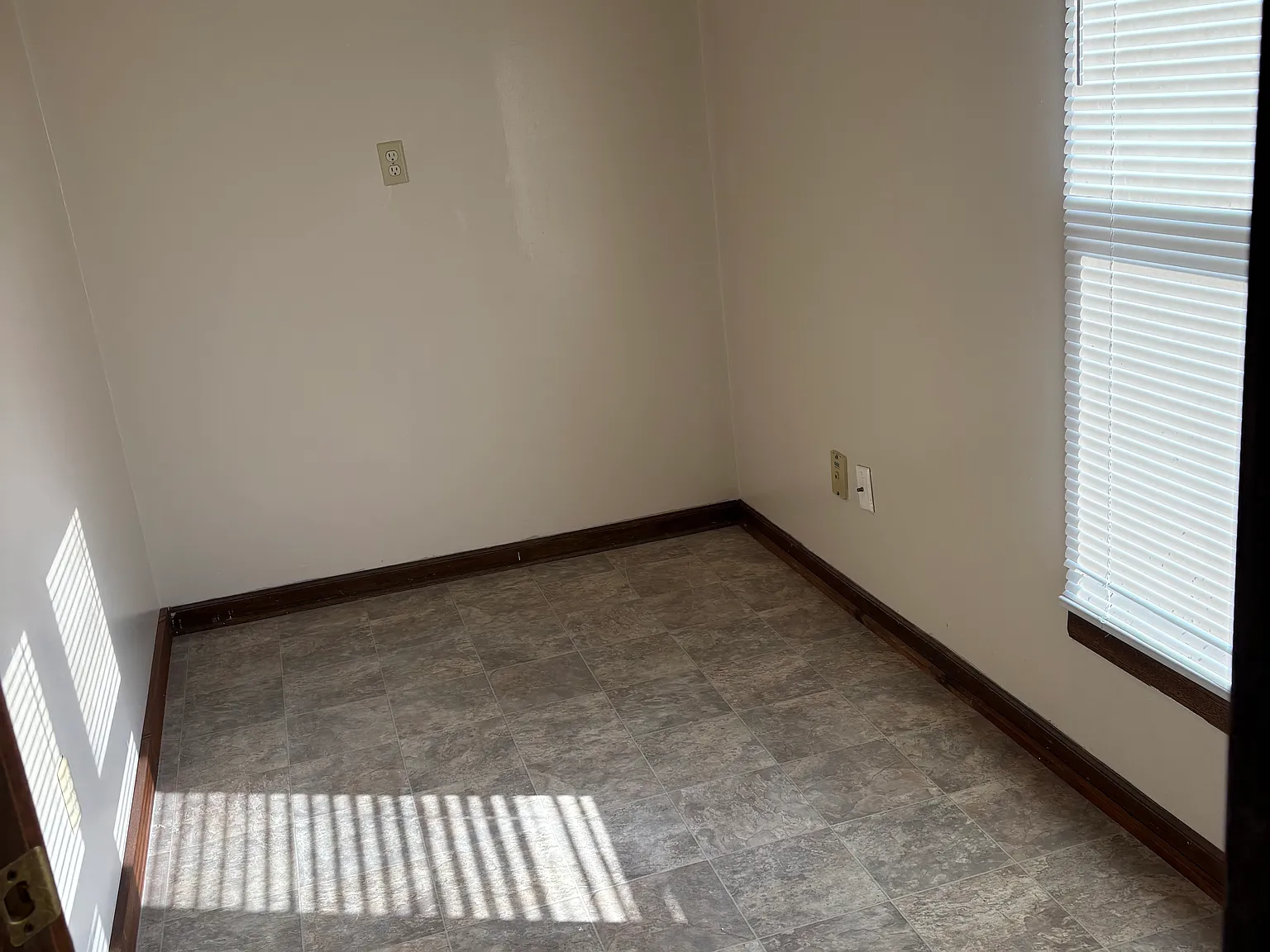 3 bed, 982 sqft, $925 — Photo 4