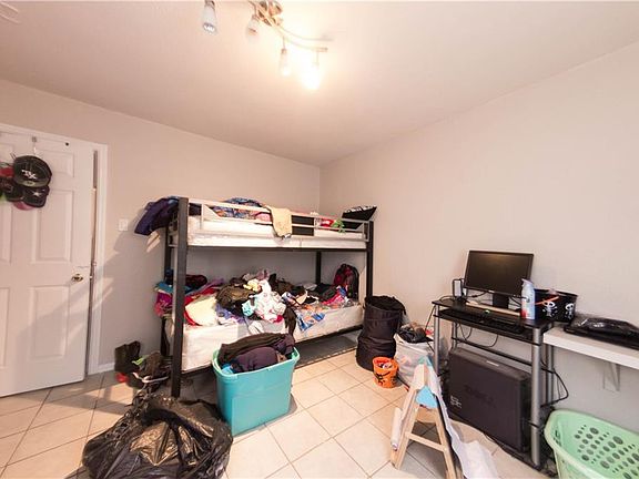 4th image of 2525 Vera Cruz St