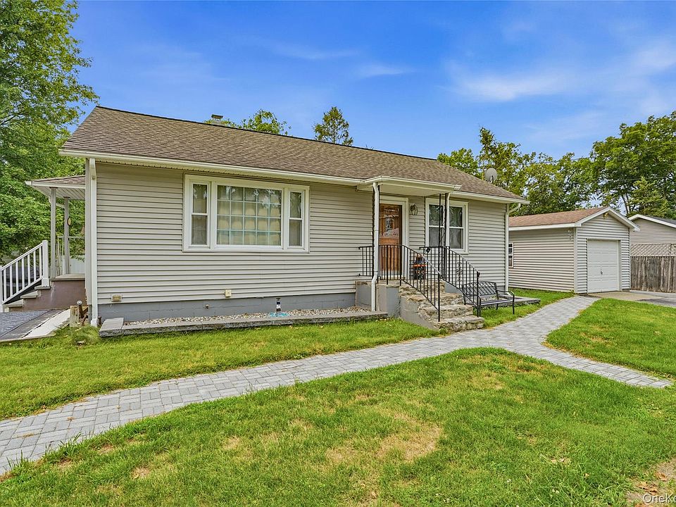 1st image of 2 Hennessey Place