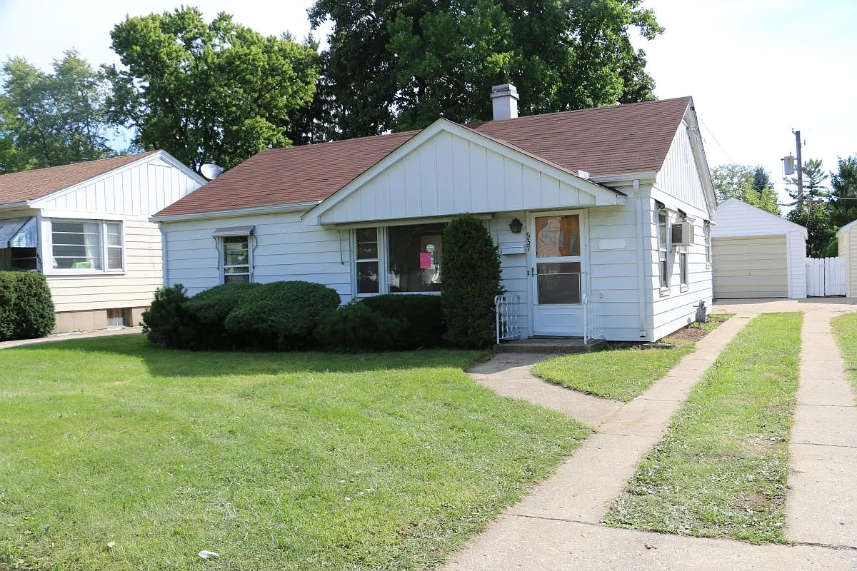 537 N Lewis Ave photo 1