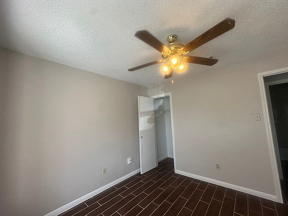3rd image of 6501 Jennings Dr