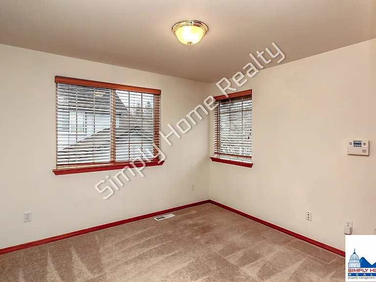 4100 Campus Green Dr NE — Photo 23