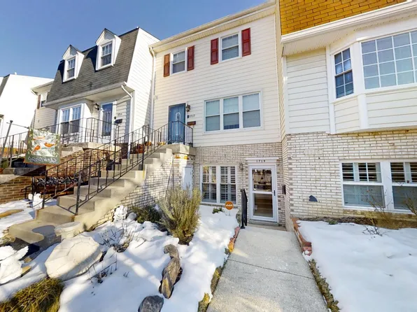 1719 E Bancroft Ln, Crofton, MD 21114