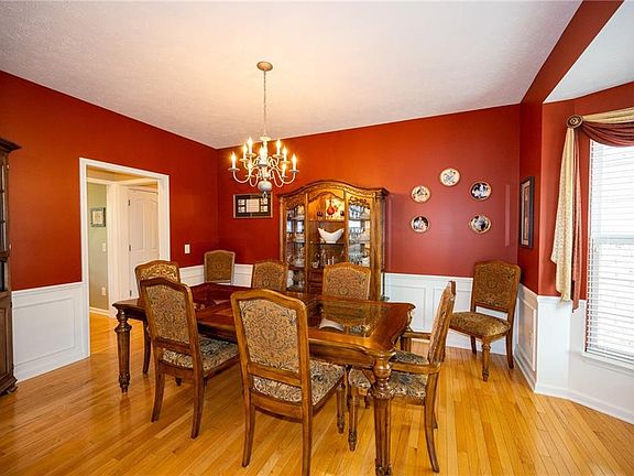 4th image of 9256 Windrift Way