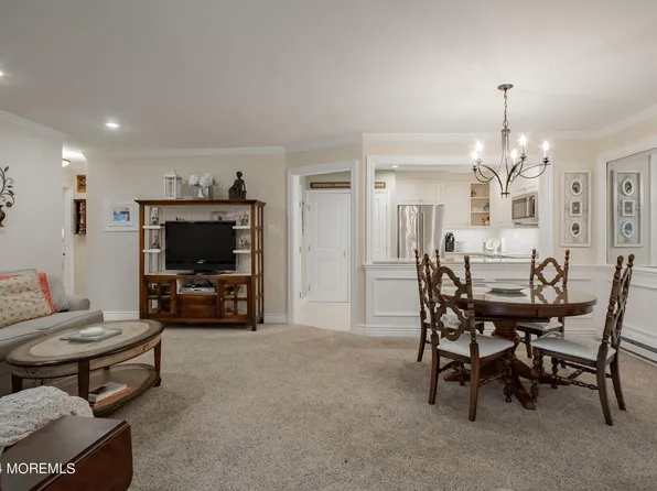 12 Western Reach, Red Bank, NJ 07701