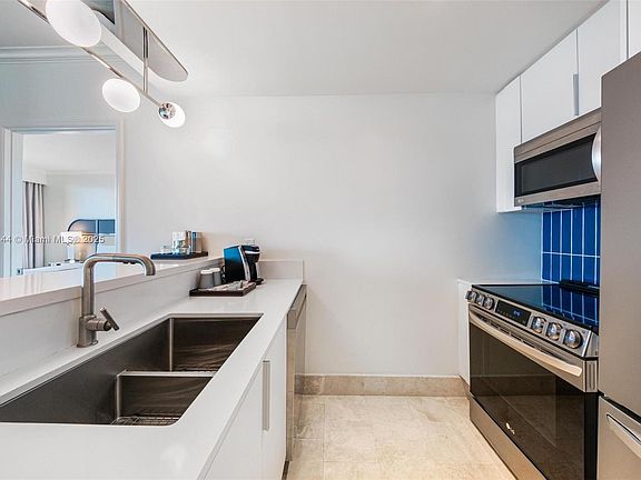 5th image of 4401 Collins Ave #3312