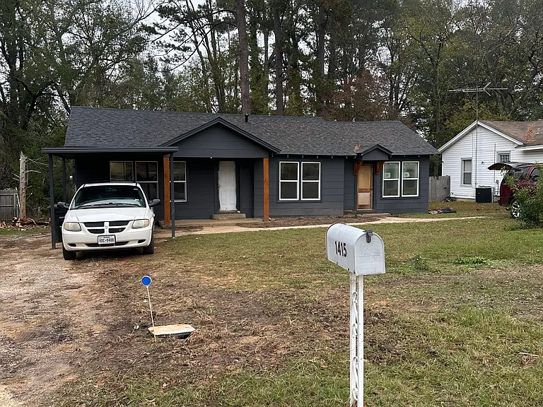 1415 Valley Dr — Photo 10