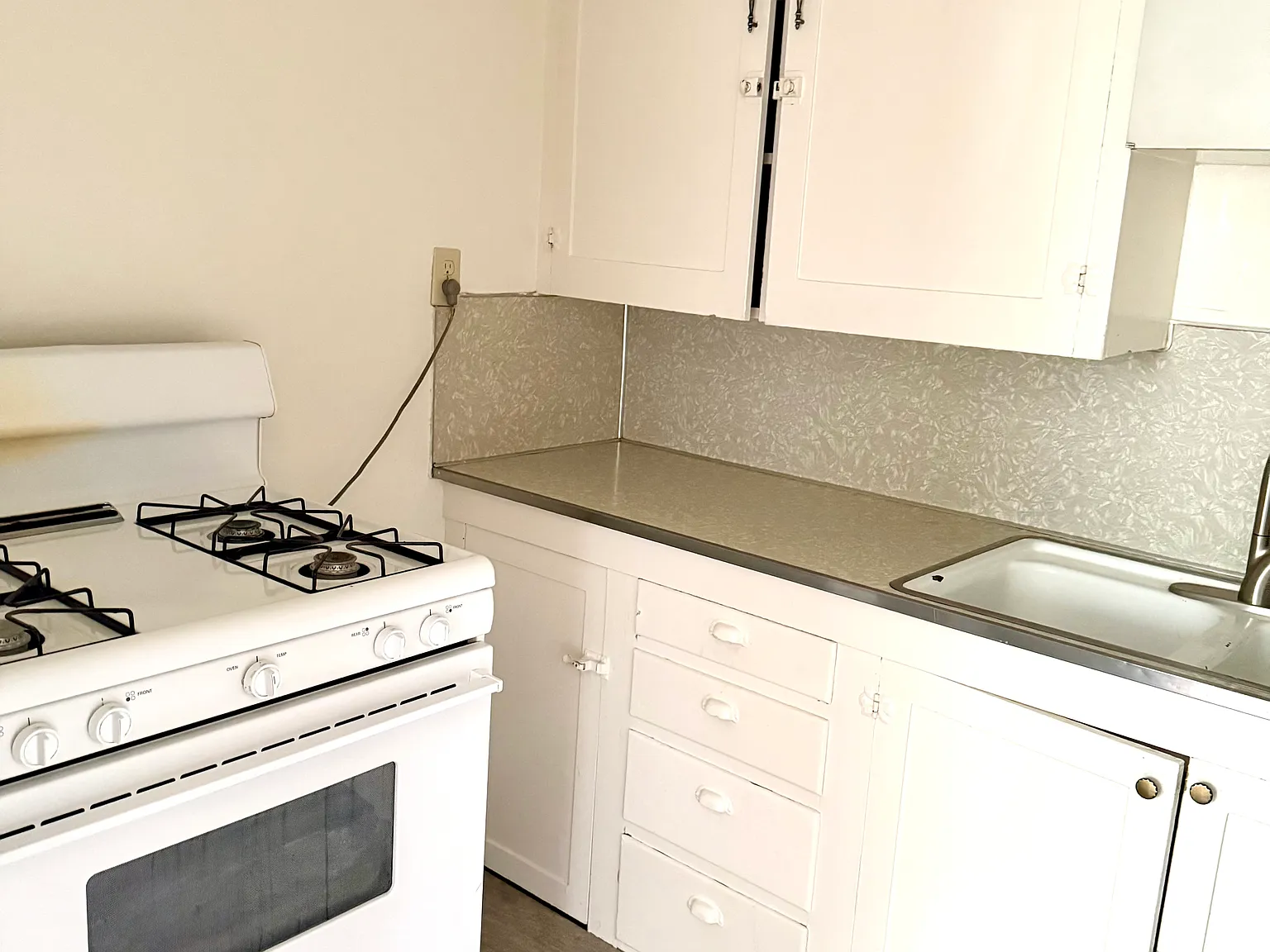 Studio, 550 sqft, $925 — Photo 4
