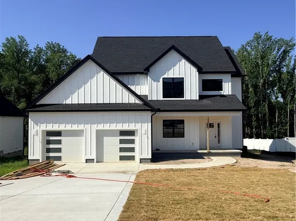 416 Stable Ct, Linden, NC 28305