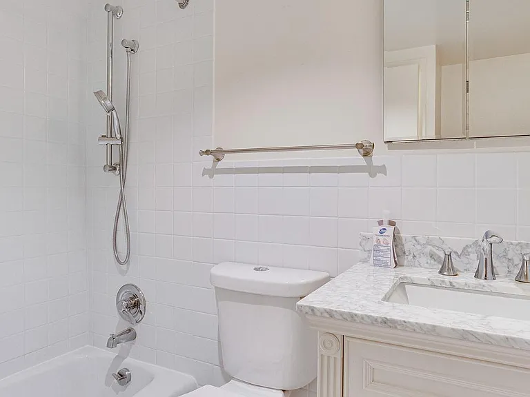 1425 4th St SW #A305 — Photo 29