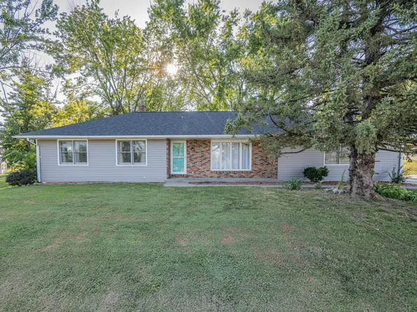 101 Lakeview Dr, Glasgow, MO 65254