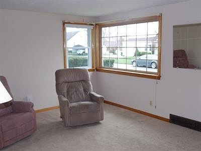 4th image of 245 Devinney Ave