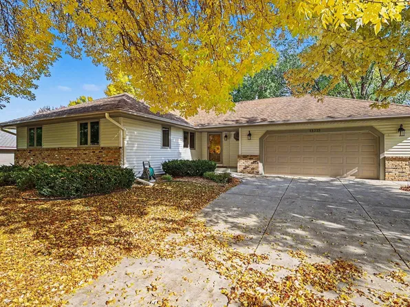12325 Villaburne Dr, Burnsville, MN 55337