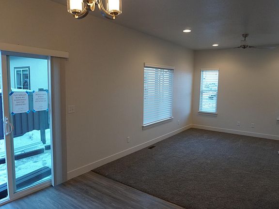 5th image of 628 W Life Dr