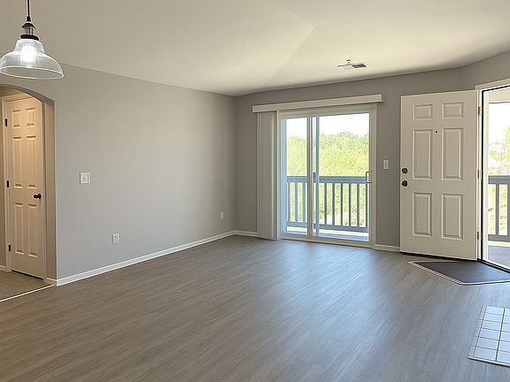 4th image of 50 19th Ave APT 81