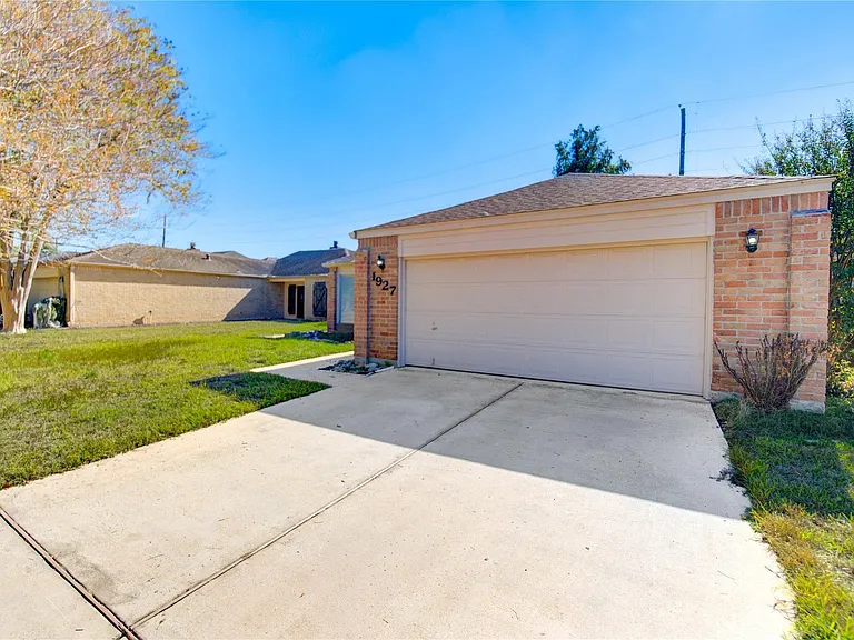 1927 Ash Meadow Dr — Photo 50