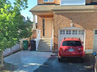 39 Rotunda St, Brampton, ON L6X5E5