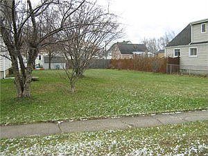 2nd image of 120 Pearl Ave