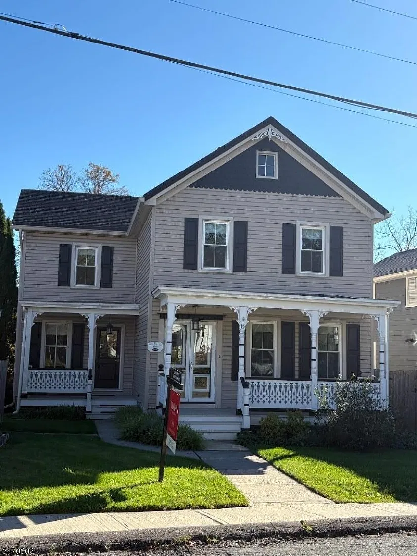 3 bed, 2.5 bath, $3,500 — Photo 1