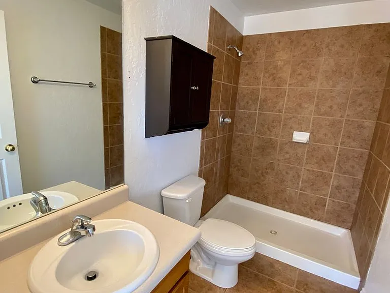 1402 E Scarlet Dr #1/2 — Photo 13