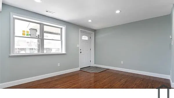 4045 Saint Monica Dr — Photo 2