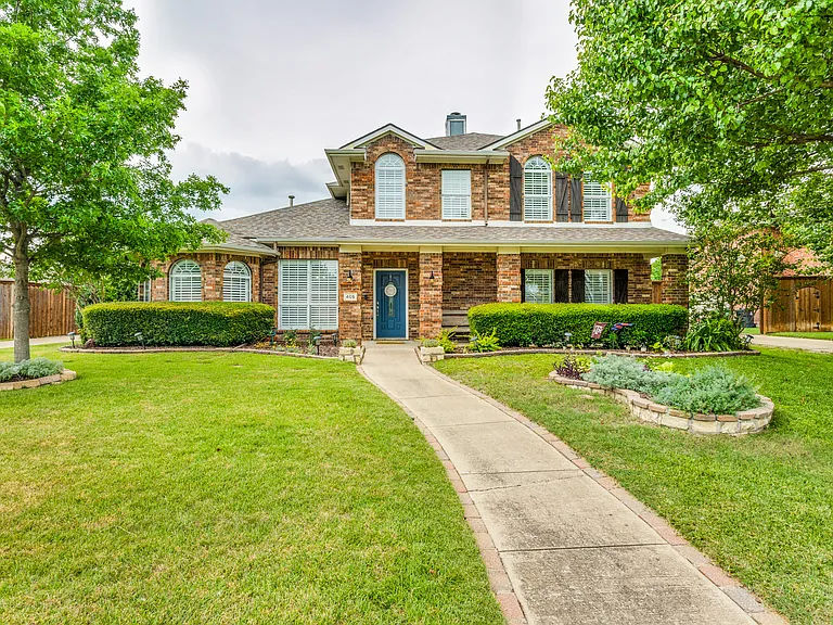 405 Parkshire Dr — Photo 1
