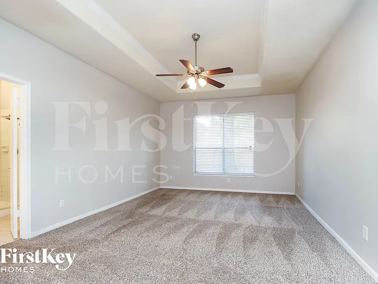9131 Landry Blvd — Photo 10