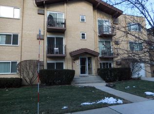 1354 Washington St #102, Des Plaines, IL 60016