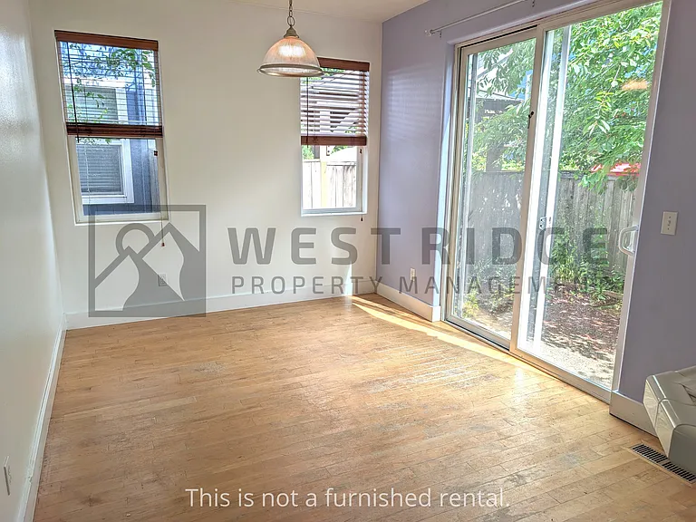 1467 SE Blanchard St — Photo 7