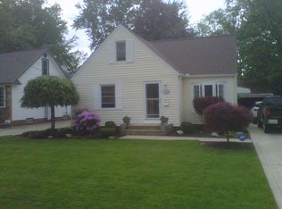 4726 Willoughcroft Rd, Willoughby, OH 44094