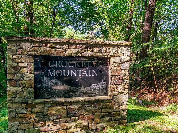 2nd image of 9 Laurel Creek Trl