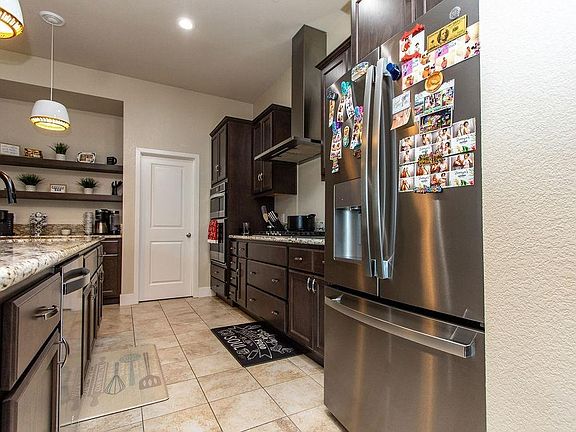 4th image of 2354 Ruthie Ave