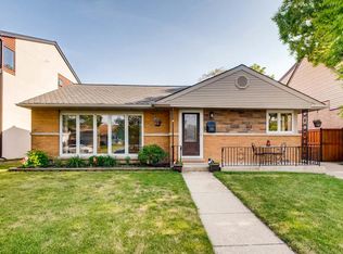 7245 W Lill Ct, Niles, IL 60714