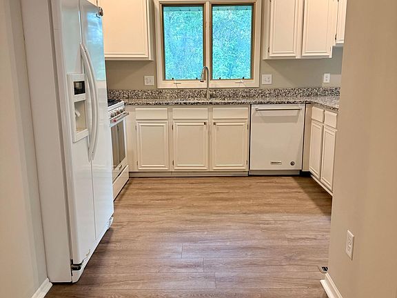 4th image of 5224 Seabury Rd